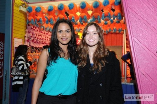  Monica Raymund & Hayley McFarland @ the 2010 rubah, fox TCA All bintang Party
