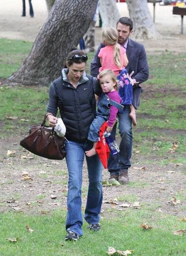 Jen and Ben took Violet and Seraphina to the Park!