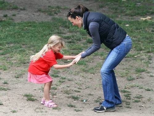  Jen and Ben took фиолетовый and Seraphina to the Park!