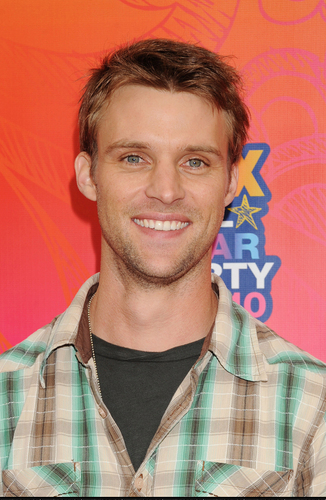  Jesse Spencer @ the volpe TCA All stella, star Party (August 2, 2010)