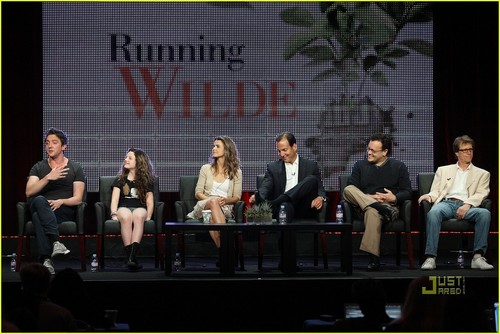  Keri Russell & Will Arnett: 'Running Wilde' with Excitement