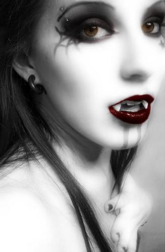  Vampire Girl