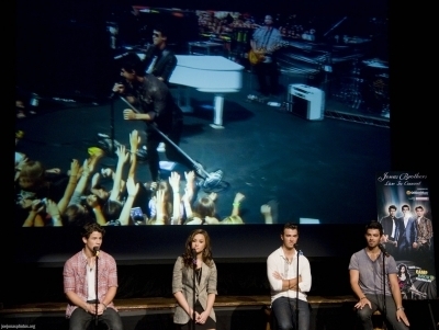  08-05-10 Jonas Brothers Chicago Press Conference