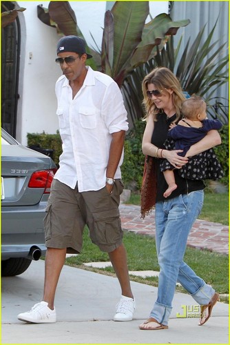  Ellen Pompeo & Chris Ivery: Happy Family with Stella!