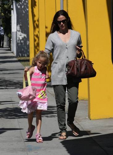  Jen and violet run errands in LA!