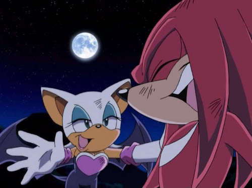  Knuckles exactly one secondo before he gets tickled da Rouge