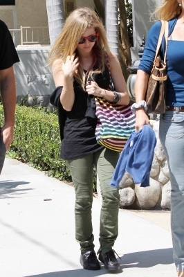  Leaving Sunset Marquis Hotel in West Hollywood - 07.08.10