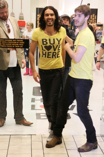  Russell Brand hosts "Buy Love Here" (May 27)