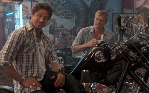  Sylvester Stallone and Dolph Lundgren in The Expendables