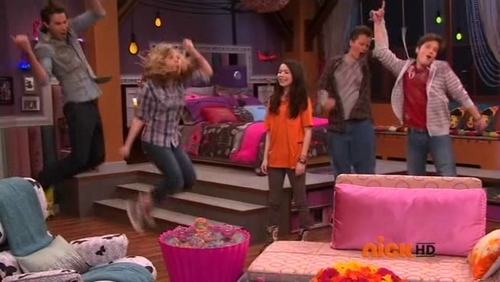 iCarly images iGot A Hot Room wallpaper and background photos (14546580)