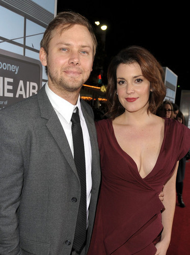  Jimmi Simpson, with wife Melanie Lynskey @ the Premiere of 'Up In The Air'