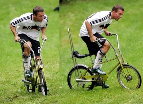  Lukas Podolski ride a bike
