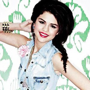  Selena Gomez Rocks