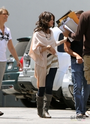  Selena arriving @ Disney Lot