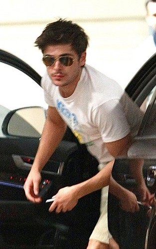  Zac out in Beverly Hills