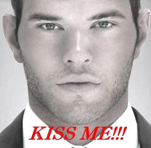  Now this is a hottie kellan =O!