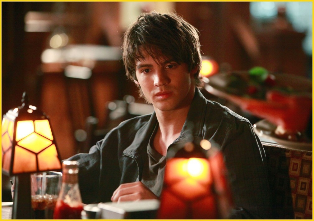 http://images2.fanpop.com/image/photos/8700000/1-09-history-repeating-episode-stills-the-vampire-diaries-tv-show-8782148-1010-712.jpg