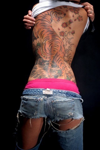  Tattoo chick