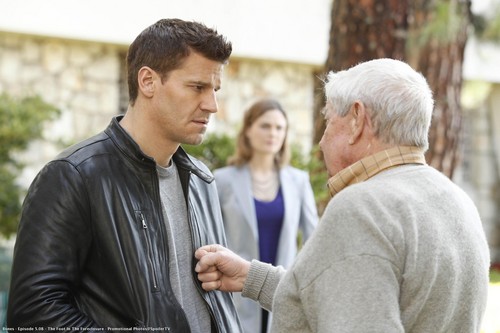  "The foot in the foreclosure" Episode Stills