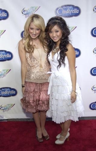 Ashley Tisdale and Brenda Song