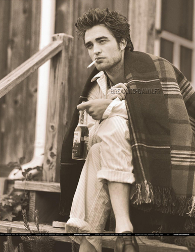 Better Quality Pic of Robert Pattinson in Vanity Fair
