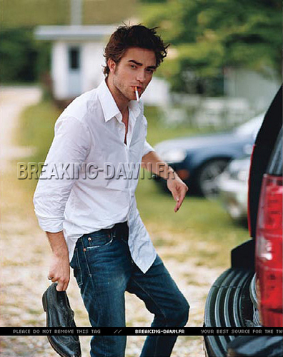  Better Quality Pics of Robert Pattinson in Vanity Fair