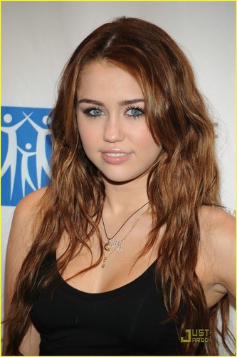 Miley @ Concert for Hope