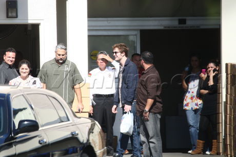  Rob, Kristen and Taylor at a studio today