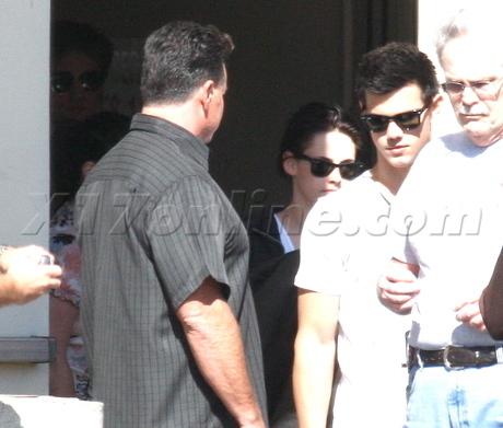  Rob, Kristen and Taylor at a studio today