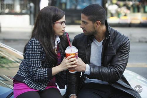  Ugly Betty - Episode 4.06 - Backseat Betty - Promotional mga litrato