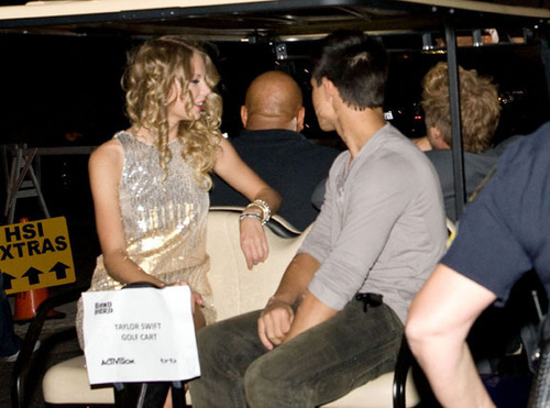taylor lautner and taylor swift
