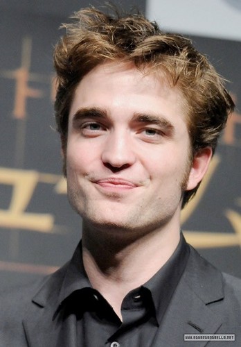  11.03.09 - “New Moon” Japan Press Conference