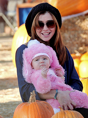  Alyson Hannigan and Her Baby Bunny!