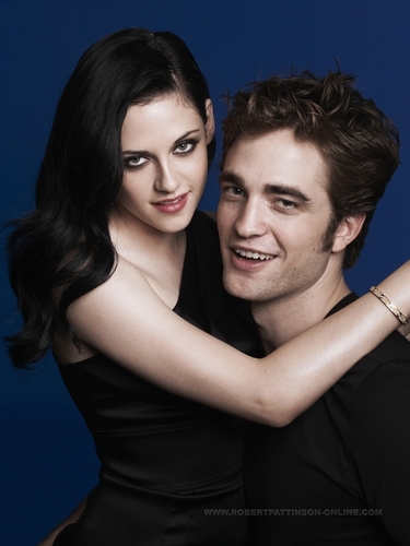  Can't be Edella. This is PURE ROBSTEN. Another reason to believe in them :)
