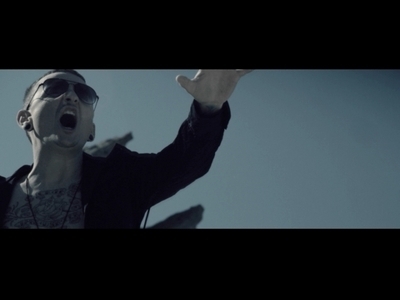  Chester Bennington in the "Crawl Back In" video