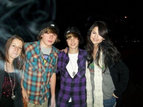  Justin's Mom, Christian, Justin, and Selena Gomez