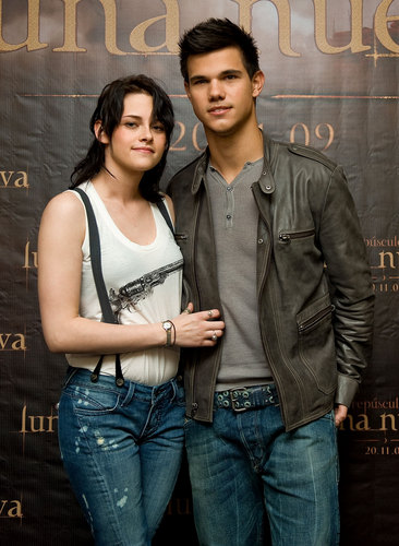  Kristen Stewart & Taylor Lautner in Mexico