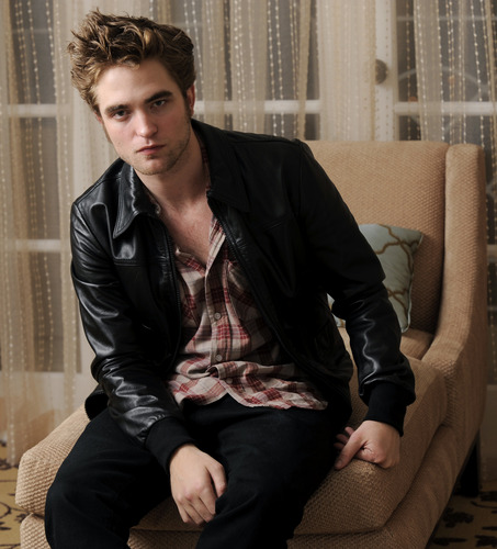  New* Robert Pattinson HQ Pics