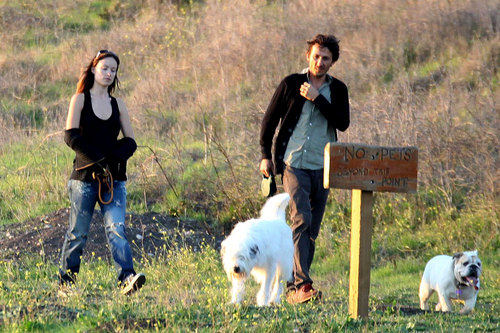  Olivia, Walking Her chó