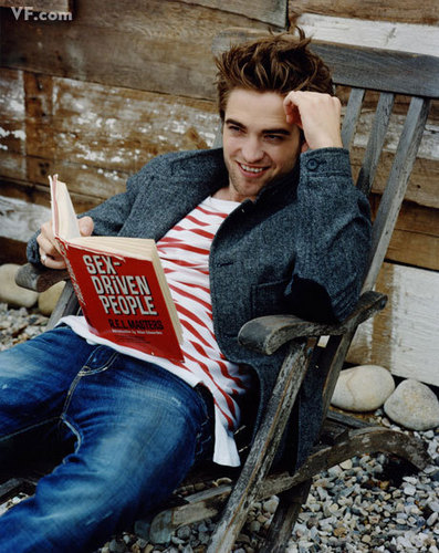  Robert Pattinson's VF Photoshoot!