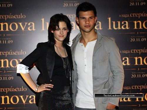  Taylor and Kristen in Brazil