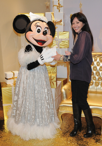  shannen-Disneyland Paris Magic Krismas Season Launch photocall