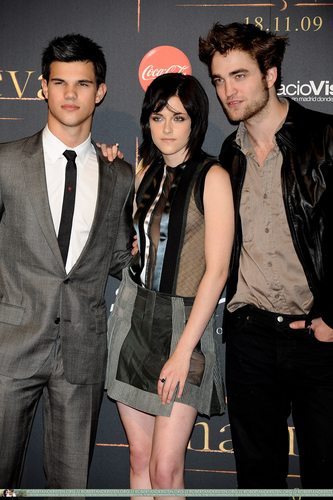  Pictures From Madrid Event With Robert Pattinson, Kristen Stewart, Taylor Lautner