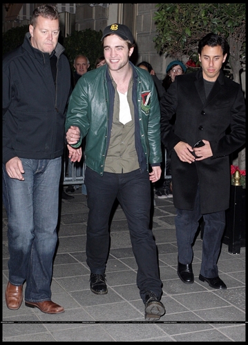  Pictures of Robert Pattinson from Paris 09/11/09