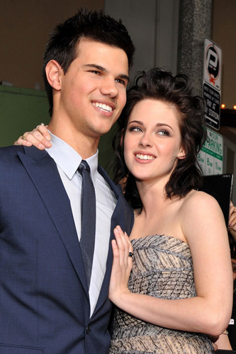 Kristen and Taylor NM premiere