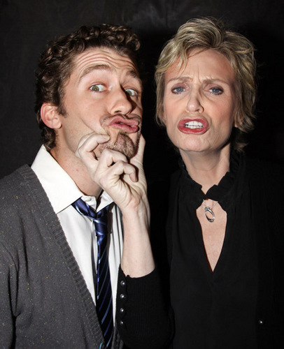  Matt and Jane at Broadway mostra "LOVE, LOSS AND WHAT I WORE"