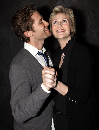 Matt and Jane at Broadway mostra "LOVE, LOSS AND WHAT I WORE"