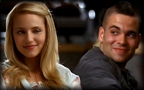  Quinn and Puck smile at each other<33 how cuteee