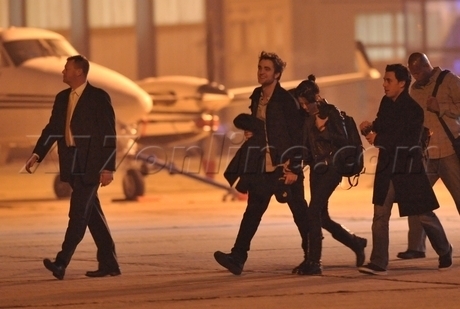  Rob and Kristen getting on private jet