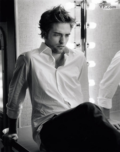 http://images2.fanpop. NEW Robert Pattinson Vanity Fair Outtakes